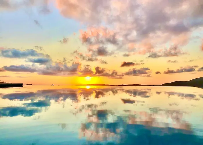 Luxury With Private Infinity Pool ヴィラ Kardhakáta